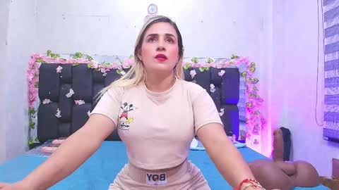 Carolina online show from September 2025 03:08:02 AM