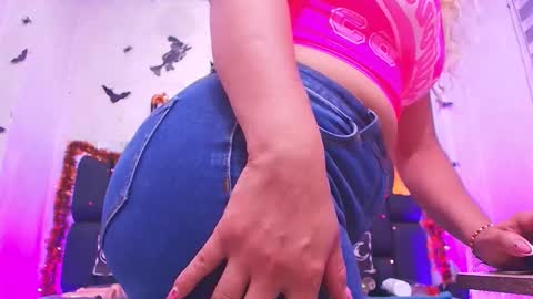 Carolina online show from October 2025 03:06:02 AM