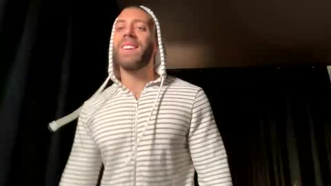 Snapshot of c_o_n_q_u_e_r chatting on September 2025 01:32:02 AM CQ online show from September 2025 01:32:02 AM