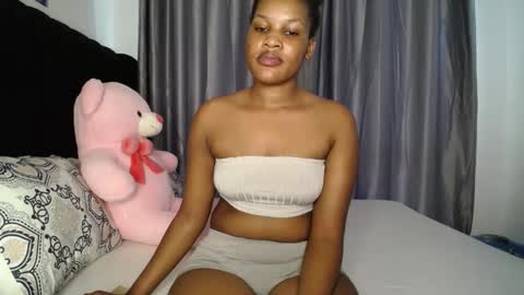 Snapshot of cadercey_kimmy01 chatting on February 2025 12:32:02 PM EVA online show from February 2025 12:32:02 PM