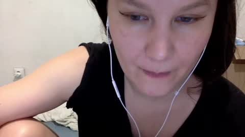 Snapshot of caffeinated_lamb chatting on November 2025 06:51:01 PM Lamb online show from November 2025 06:51:01 PM