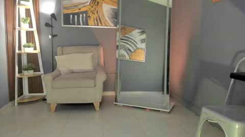 Snapshot of cailing chatting on February 2026 11:00:02 AM I am Katherine online show from February 2026 11:00:02 AM