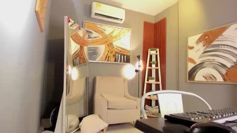 Snapshot of cailing chatting on March 2026 11:03:01 AM I am Katherine online show from March 2026 11:03:01 AM