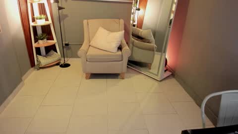 Snapshot of cailing chatting on March 2026 11:04:02 AM I am Katherine online show from March 2026 11:04:02 AM