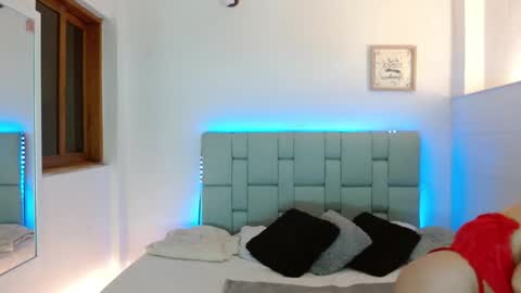 Cailyn Independent model online show from December 2025 01:33:02 AM