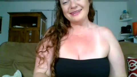 Snapshot of caitieluvs chatting on July 2026 02:47:01 AM caitieluvs online show from July 2026 02:47:01 AM