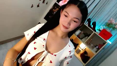 Snapshot of caitlin_x chatting on July 2026 11:29:01 PM caitlin online show from July 2026 11:29:01 PM