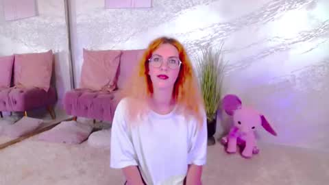 Snapshot of caitlinmoon chatting on September 2025 03:50:02 AM Caitlin online show from September 2025 03:50:02 AM