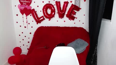 Snapshot of caius_fox chatting on February 2026 11:06:02 AM caius online show from February 2026 11:06:02 AM