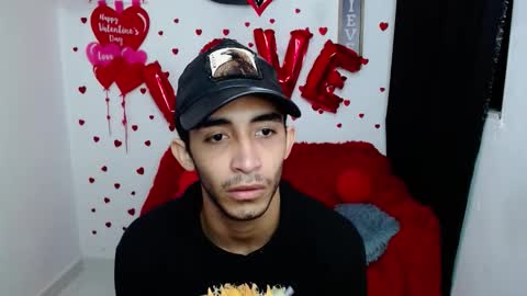 Snapshot of caius_fox chatting on February 2026 11:18:01 AM caius online show from February 2026 11:18:01 AM