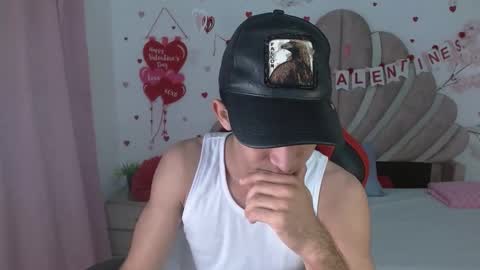 Snapshot of caius_fox chatting on February 2026 11:17:01 AM caius online show from February 2026 11:17:01 AM