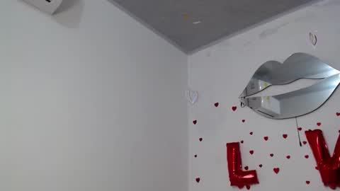 Snapshot of caius_fox chatting on March 2026 12:33:01 PM caius online show from March 2026 12:33:01 PM