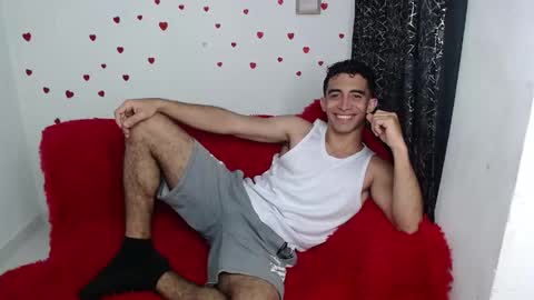 Snapshot of caius_fox chatting on March 2026 05:23:01 AM caius online show from March 2026 05:23:01 AM