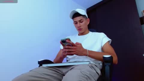 Valerio  online show from February 2025 07:52:02 PM