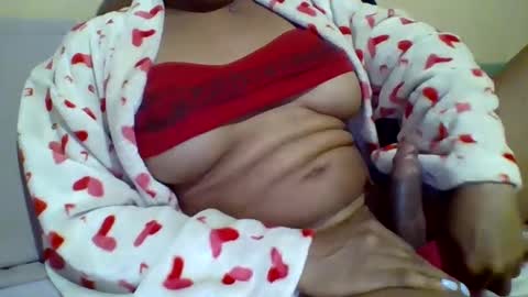 Snapshot of caligirl310r chatting on January 2025 10:49:02 PM Caligurl Queen Head Fluffer In Charge Goddess of Cocktease Mistress of Holes online show from January 2025 10:49:02 PM