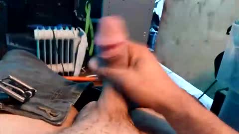 Snapshot of calisguitar chatting on November 2025 11:36:02 PM Calisguitar online show from November 2025 11:36:02 PM