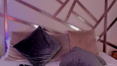 Anna Banana online show from February 2025 02:08:02 AM