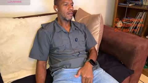 Snapshot of callmeelmore chatting on March 2026 06:35:01 AM My name is Robert Dont be shysay hi I love to chat. For requests or dirty talk please use tips online show from March 2026 06:35:01 AM