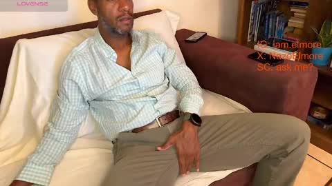 My name is Robert  Dont be shysay hi I love to chat. For requests or dirty talk please use tips  online show from April 2026 04:48:01 AM