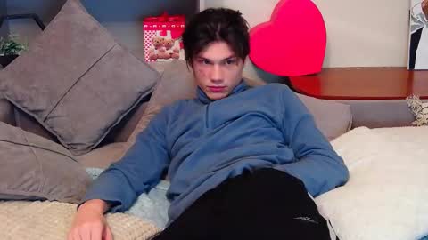 Calvin online show from February 2025 02:35:01 AM