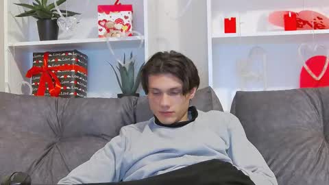 Calvin online show from February 2025 08:13:02 PM