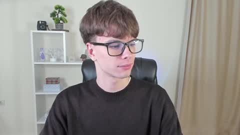 Snapshot of calvin_loves_you chatting on December 2024 07:11:01 PM Hey I am Calvin online show from December 2024 07:11:01 PM