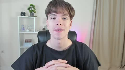 Snapshot of calvin_loves_you chatting on December 2024 07:12:02 PM Hey I am Calvin online show from December 2024 07:12:02 PM