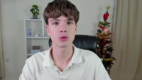 Snapshot of calvin_loves_you chatting on December 2024 07:10:01 PM Hey I am Calvin online show from December 2024 07:10:01 PM