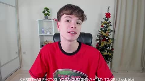 Snapshot of calvin_loves_you chatting on December 2024 07:02:02 PM Hey I am Calvin online show from December 2024 07:02:02 PM