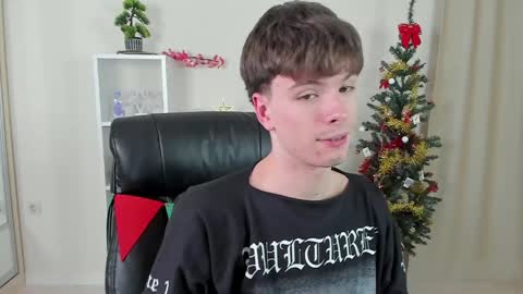 Snapshot of calvin_loves_you chatting on December 2024 07:11:02 PM Hey I am Calvin online show from December 2024 07:11:02 PM