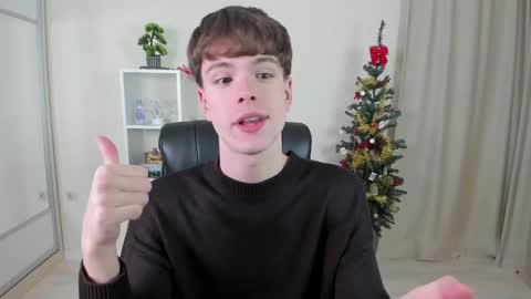 Snapshot of calvin_loves_you chatting on December 2024 07:11:02 PM Hey I am Calvin online show from December 2024 07:11:02 PM