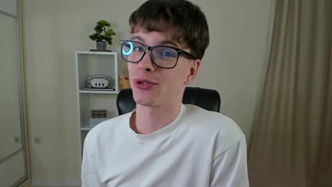 Snapshot of calvin_loves_you chatting on January 2025 07:17:02 PM Hey I am Calvin online show from January 2025 07:17:02 PM