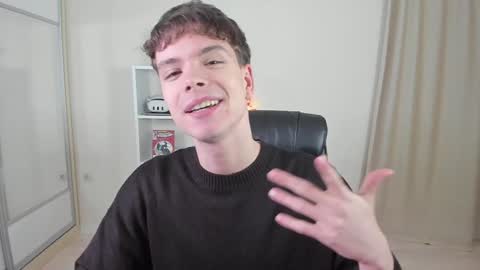 Snapshot of calvin_loves_you chatting on January 2025 07:07:02 PM Hey I am Calvin online show from January 2025 07:07:02 PM