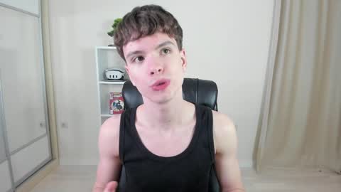 Snapshot of calvin_loves_you chatting on January 2025 07:11:01 PM Hey I am Calvin online show from January 2025 07:11:01 PM