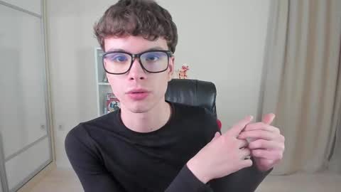 Snapshot of calvin_loves_you chatting on February 2025 07:09:01 PM Hey I am Calvin online show from February 2025 07:09:01 PM