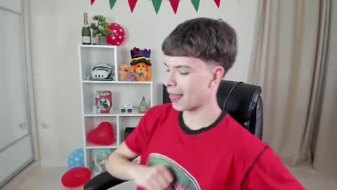 Snapshot of calvin_loves_you chatting on March 2025 07:10:02 PM Hey I am Calvin online show from March 2025 07:10:02 PM