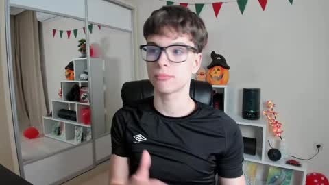 Snapshot of calvin_loves_you chatting on March 2025 07:09:02 PM Hey I am Calvin online show from March 2025 07:09:02 PM