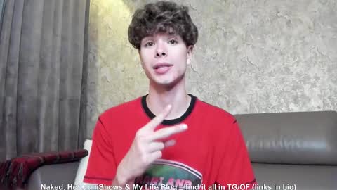 Snapshot of calvin_loves_you chatting on September 2025 06:20:01 PM Hey I am Calvin online show from September 2025 06:20:01 PM