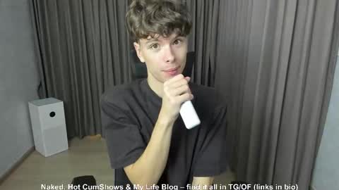 Snapshot of calvin_loves_you chatting on October 2025 02:14:02 PM Hey I am Calvin online show from October 2025 02:14:02 PM
