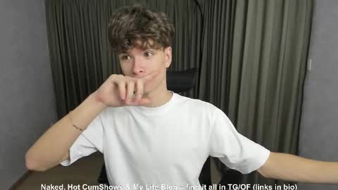 Snapshot of calvin_loves_you chatting on October 2025 02:16:01 PM Hey I am Calvin online show from October 2025 02:16:01 PM