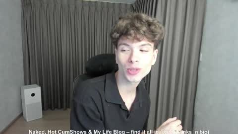 Snapshot of calvin_loves_you chatting on November 2025 02:17:01 PM Hey I am Calvin online show from November 2025 02:17:01 PM