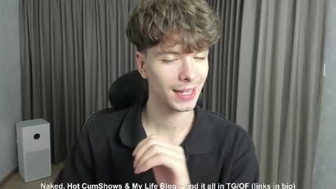 Snapshot of calvin_loves_you chatting on November 2025 02:21:02 PM Hey I am Calvin online show from November 2025 02:21:02 PM