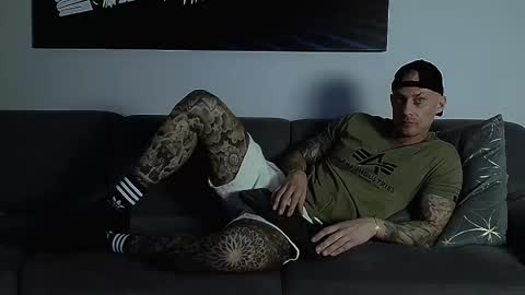 Calvin  online show from October 2025 12:21:02 AM