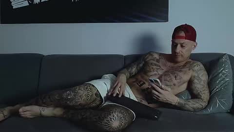 Calvin  online show from October 2025 12:34:01 AM