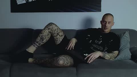 Calvin  online show from November 2025 12:32:01 AM