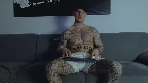 Calvin  online show from November 2025 01:06:01 AM