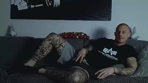 Calvin  online show from December 2025 11:25:02 PM