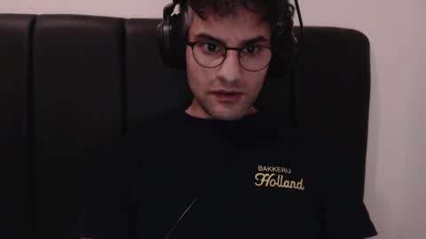 Snapshot of calvinjohnlad chatting on December 2024 03:22:02 PM Calvinjohnlad online show from December 2024 03:22:02 PM