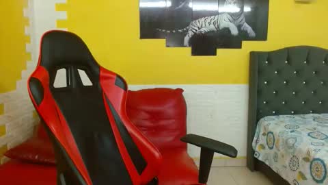 Snapshot of cam_xman chatting on February 2026 01:12:02 PM cam_xman online show from February 2026 01:12:02 PM