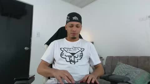 Snapshot of cam_xman chatting on March 2026 01:04:02 PM cam_xman online show from March 2026 01:04:02 PM